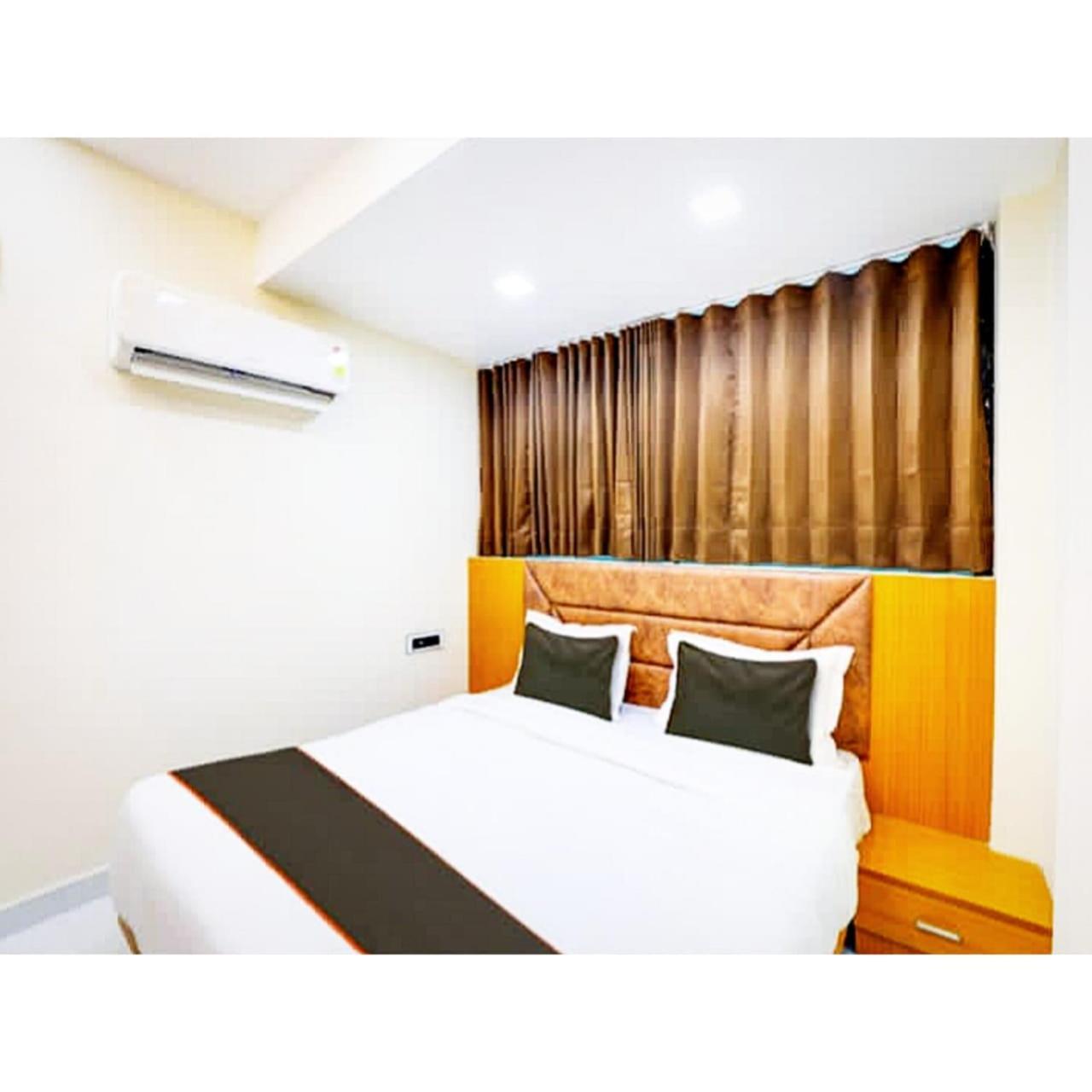 Hotel Exotic Ahmedabad Exterior foto