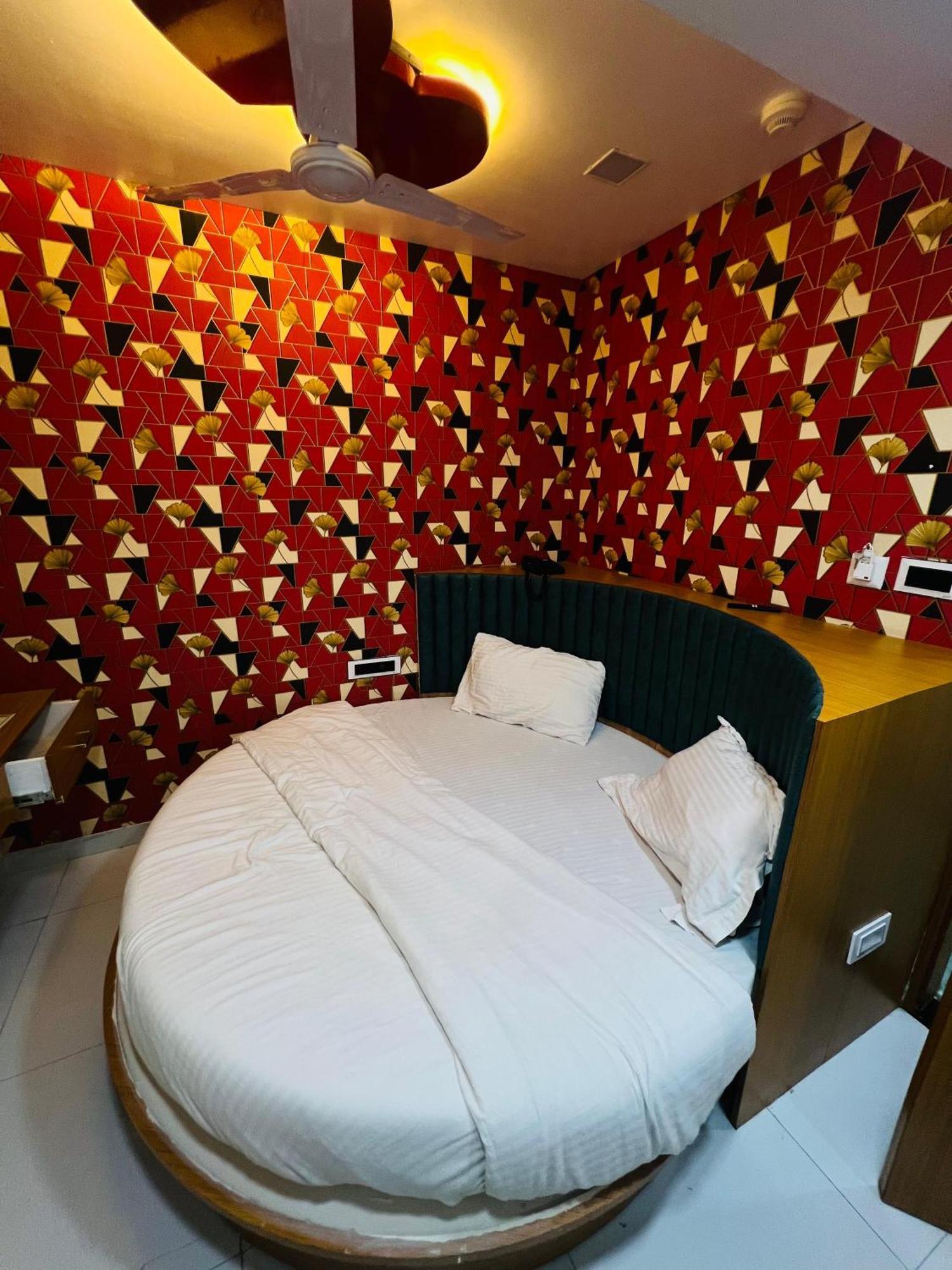 Hotel Exotic Ahmedabad Exterior foto