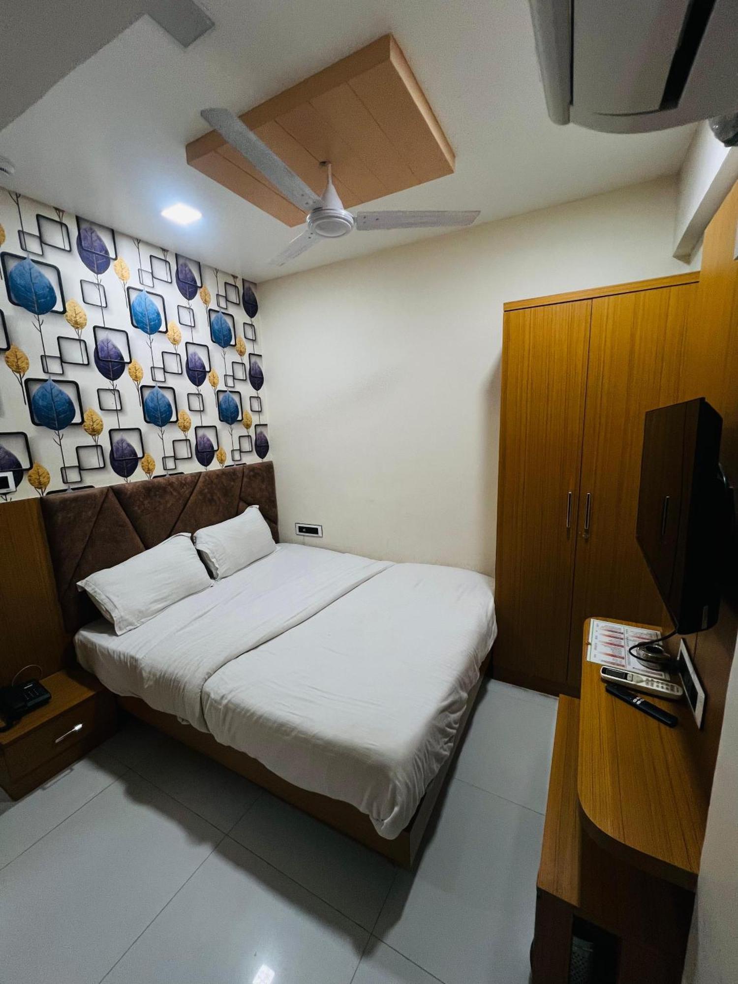 Hotel Exotic Ahmedabad Exterior foto