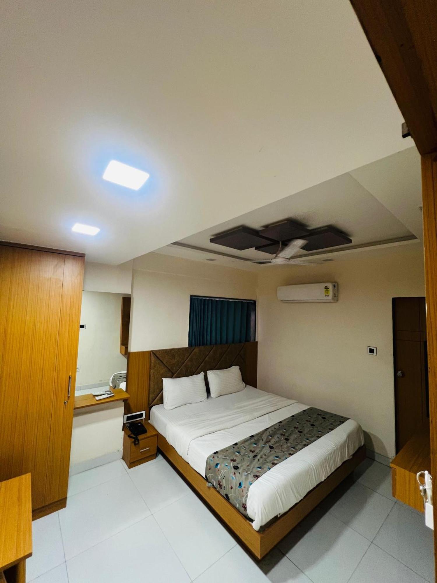 Hotel Exotic Ahmedabad Exterior foto