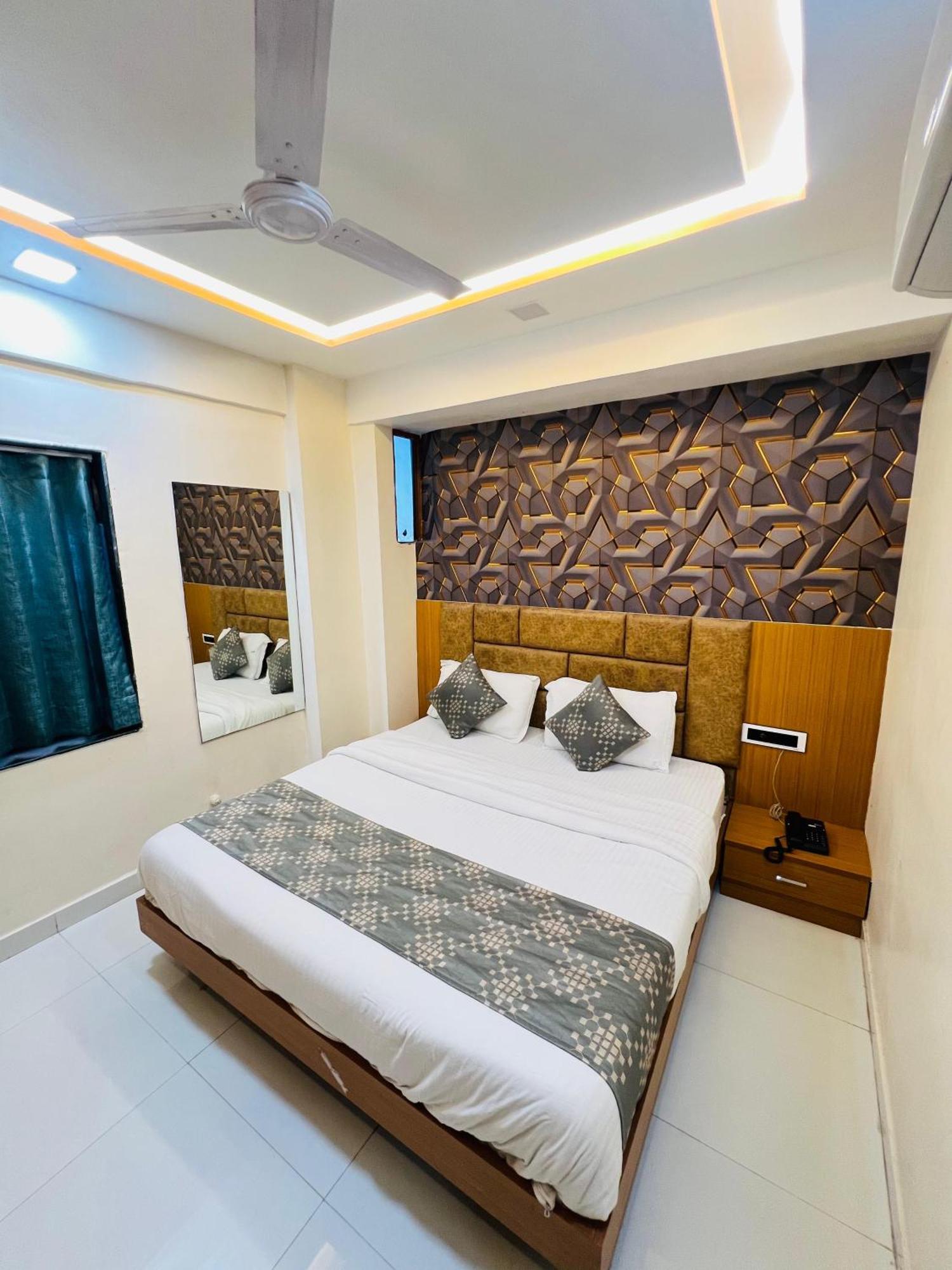 Hotel Exotic Ahmedabad Exterior foto