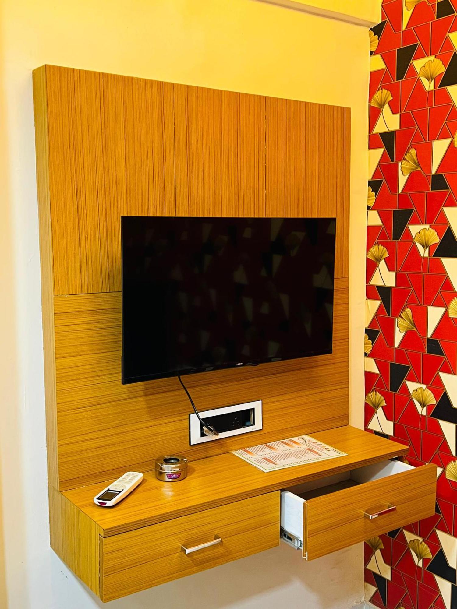 Hotel Exotic Ahmedabad Exterior foto