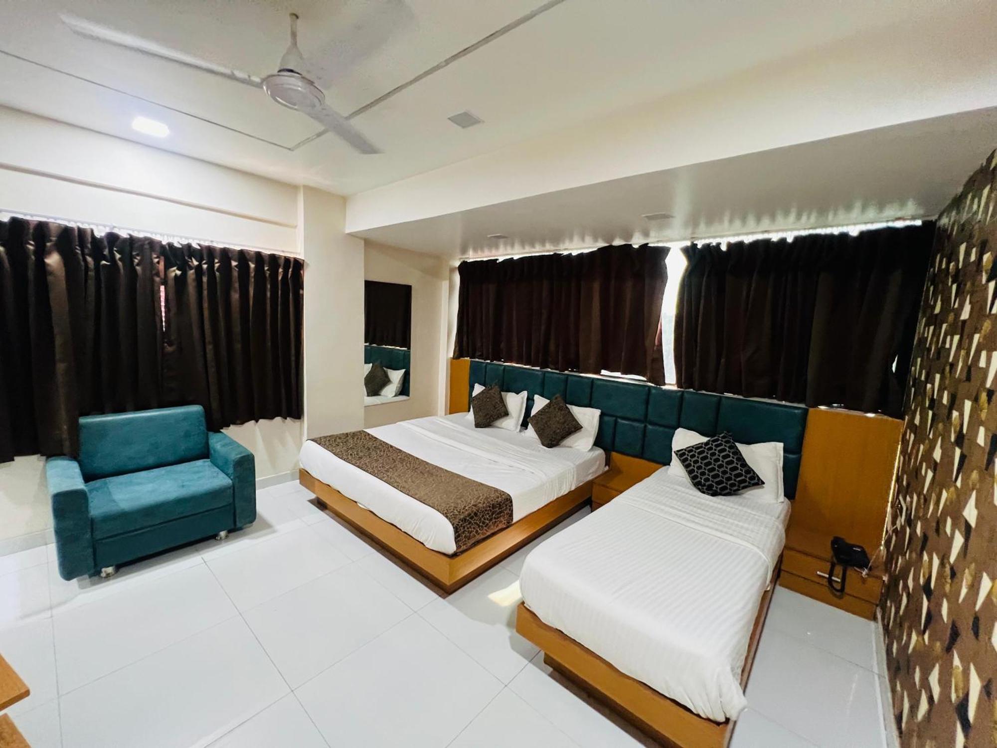 Hotel Exotic Ahmedabad Exterior foto