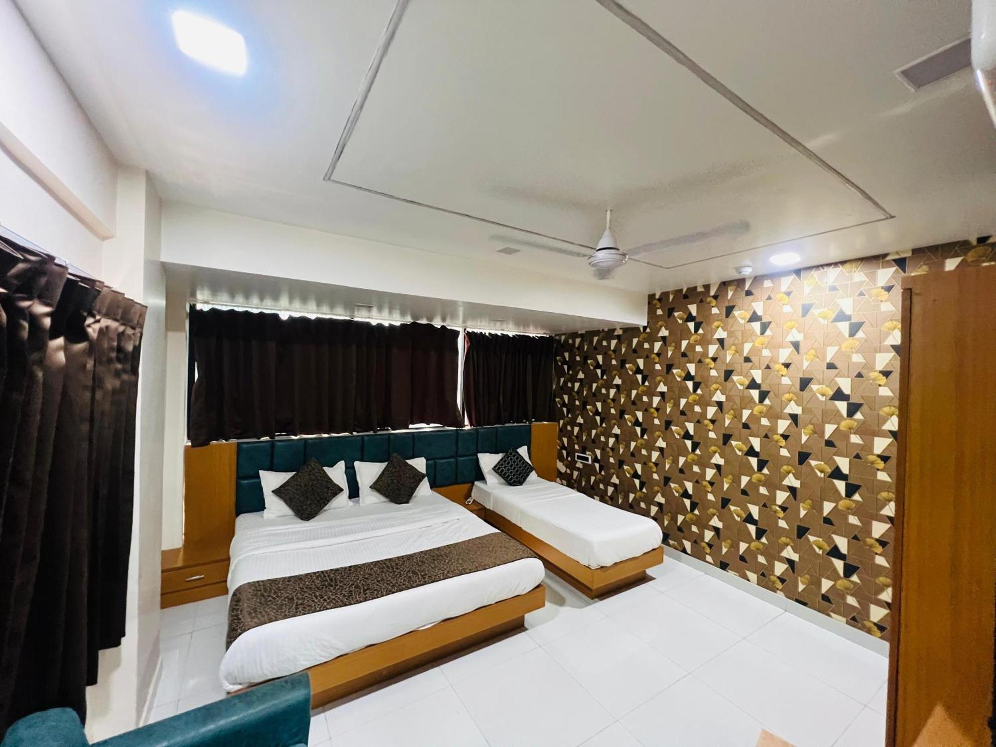 Hotel Exotic Ahmedabad Exterior foto