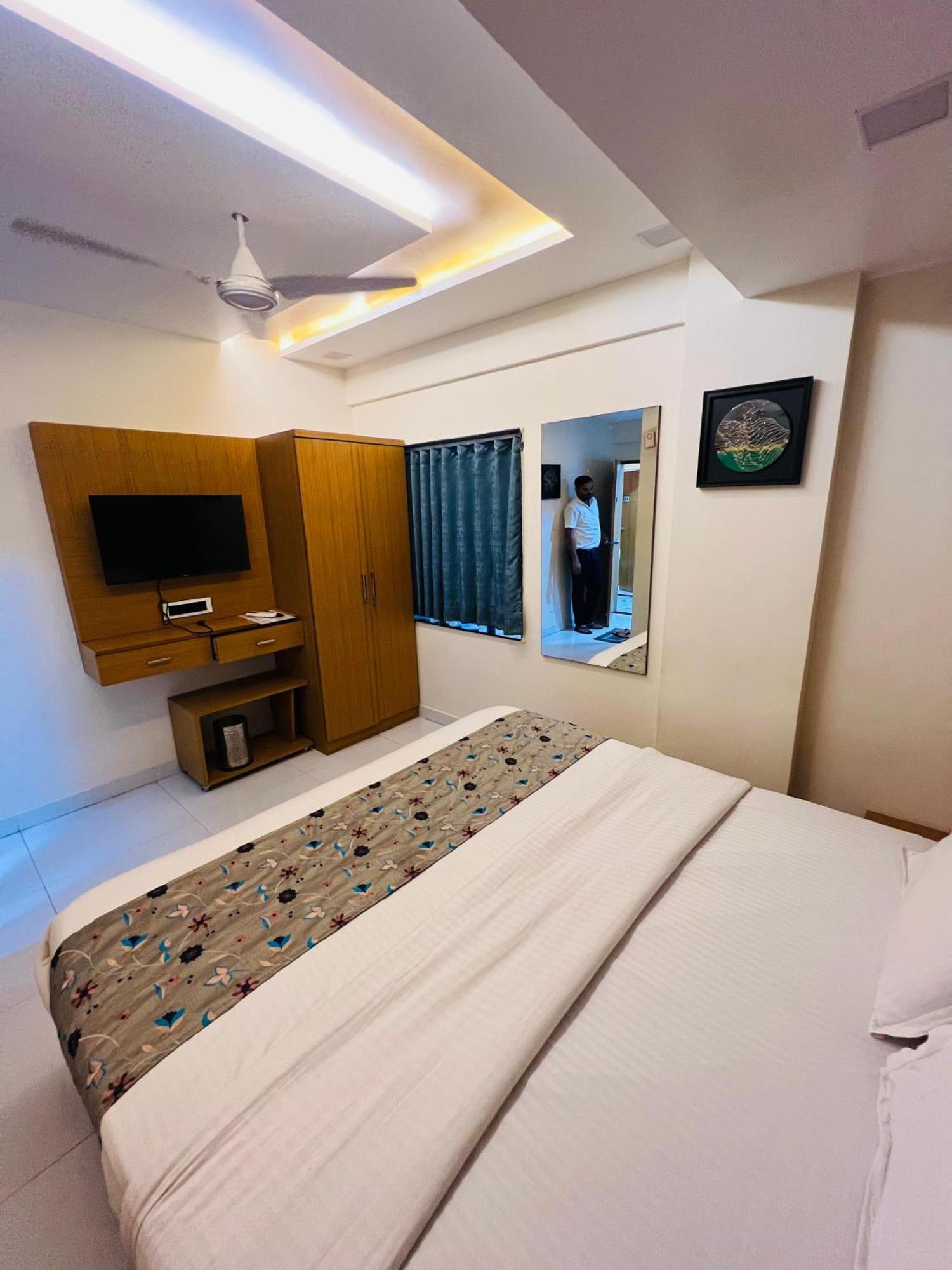 Hotel Exotic Ahmedabad Exterior foto